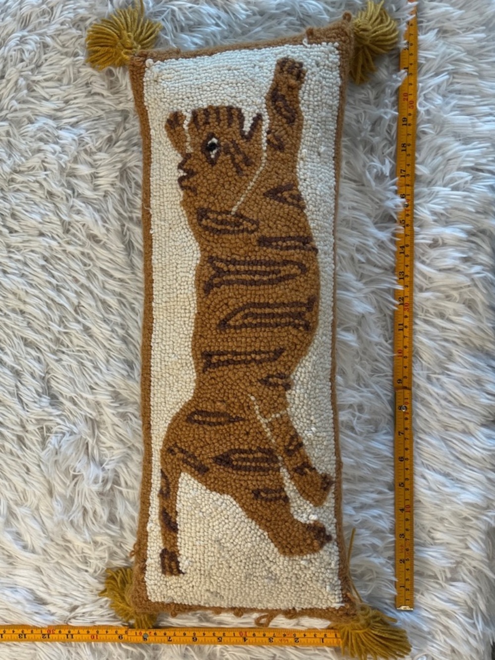 TIGER WOOL HOOKED PILLOW WITH TASSELS